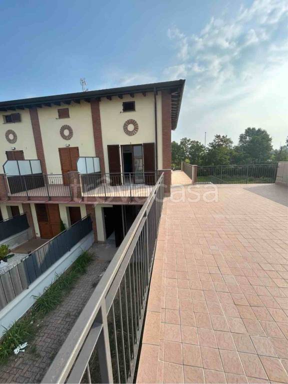 casa indipendente in vendita a Bereguardo in zona Villette