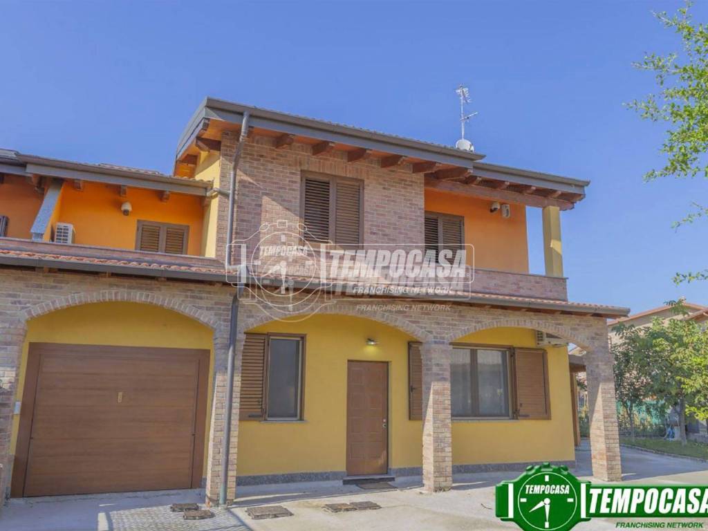 casa indipendente in vendita a Bereguardo