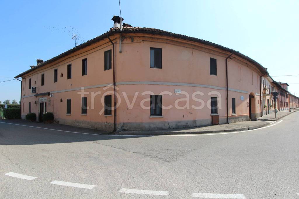 negozio in vendita a Bereguardo in zona Zelata