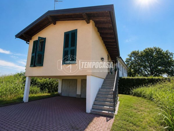 casa indipendente in vendita a Bereguardo in zona Villette
