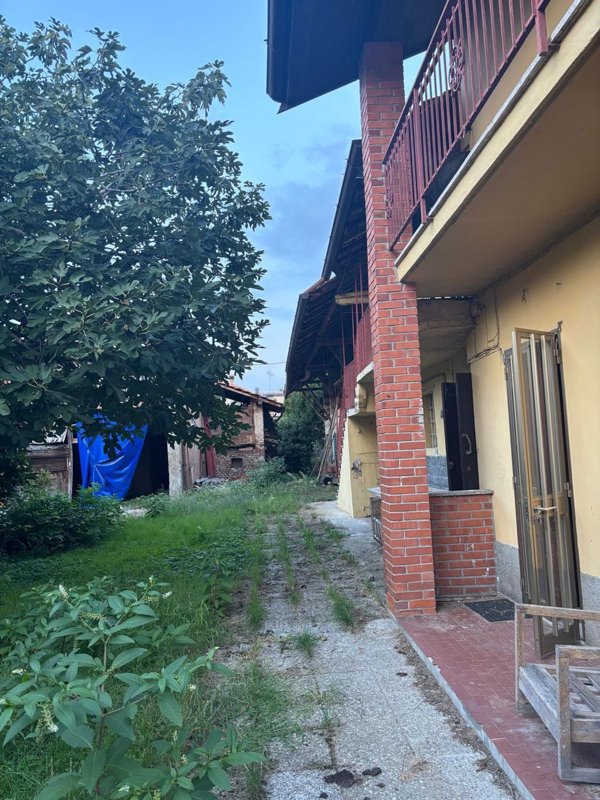 casa indipendente in vendita a Bereguardo in zona Villette