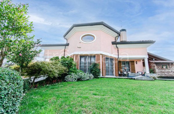 casa indipendente in vendita a Borgarello