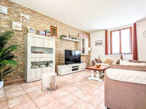 casa indipendente in vendita a Borgarello