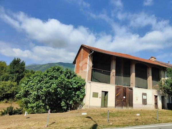 casa indipendente in vendita a La Cassa