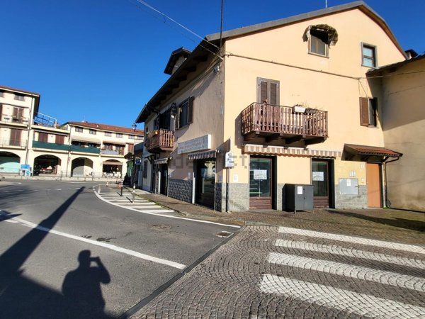 negozio in vendita a La Cassa