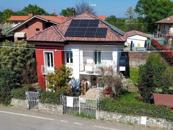 casa indipendente in vendita a La Cassa