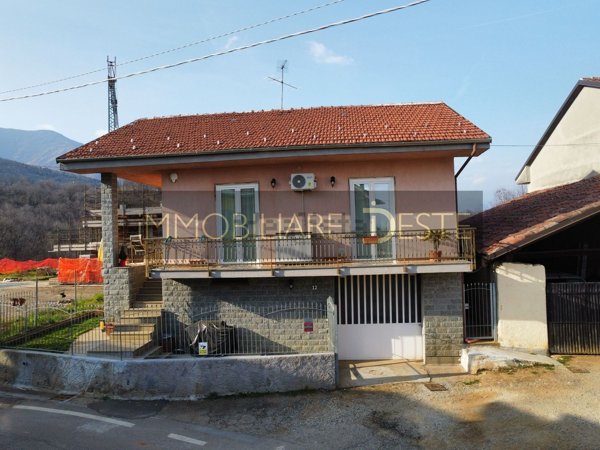 casa indipendente in vendita a La Cassa