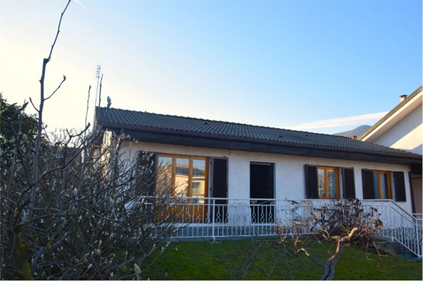 casa indipendente in vendita a La Cassa