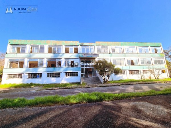 capannone in vendita a La Cassa