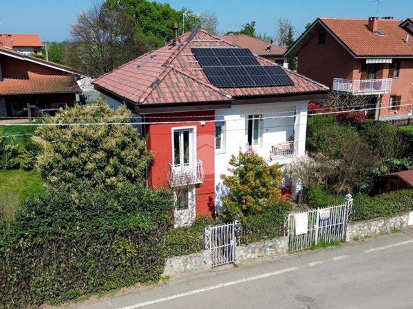 casa indipendente in vendita a La Cassa
