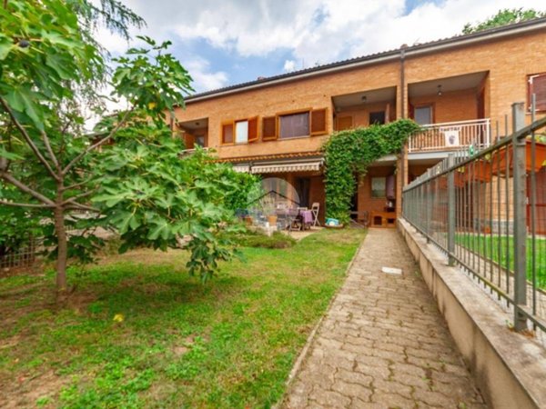 casa indipendente in vendita a La Cassa