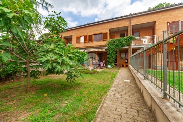 casa indipendente in vendita a La Cassa
