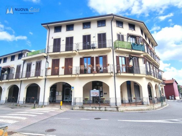 negozio in vendita a La Cassa