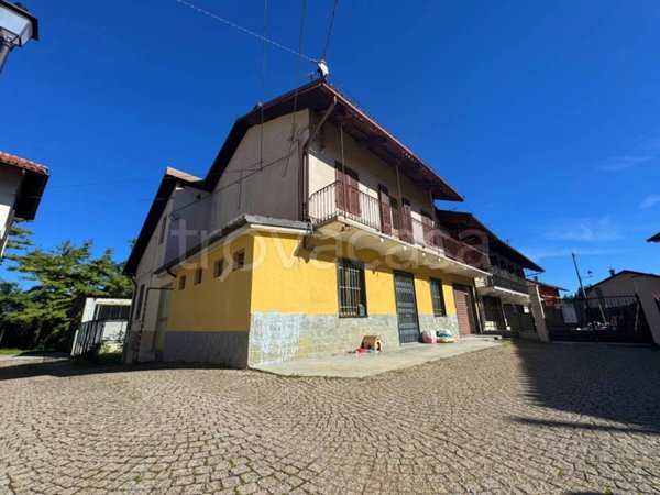 casa indipendente in vendita a La Cassa