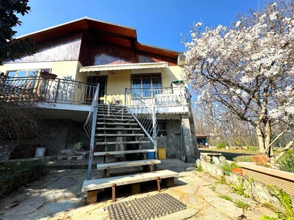casa indipendente in vendita a La Cassa