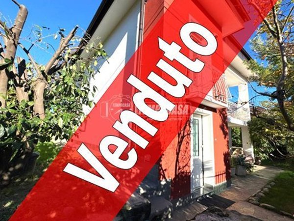 casa indipendente in vendita a La Cassa