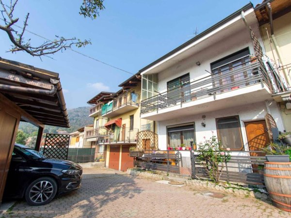 casa indipendente in vendita a La Cassa