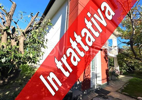 casa indipendente in vendita a La Cassa