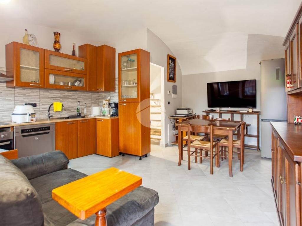 casa indipendente in vendita a La Cassa