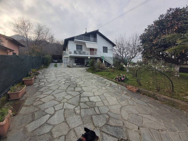 casa indipendente in vendita a La Cassa