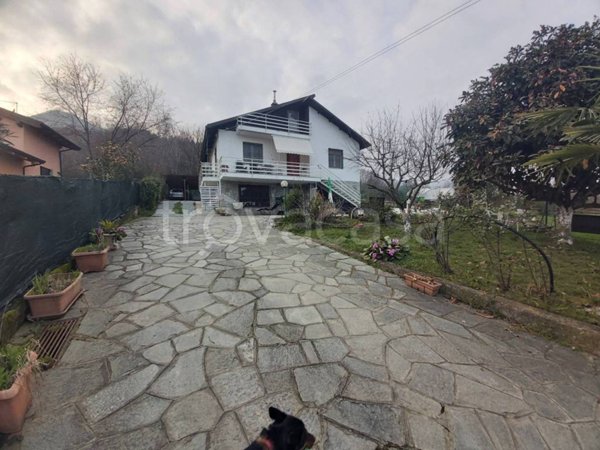 casa indipendente in vendita a La Cassa