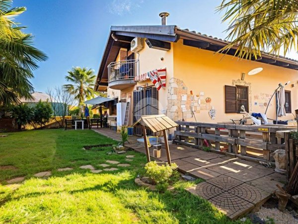 casa indipendente in vendita a La Cassa