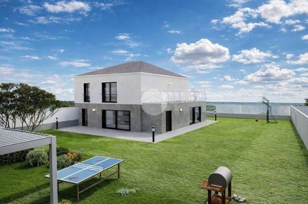 casa indipendente in vendita a La Cassa