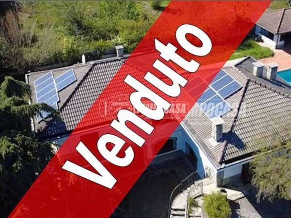 casa indipendente in vendita a La Cassa