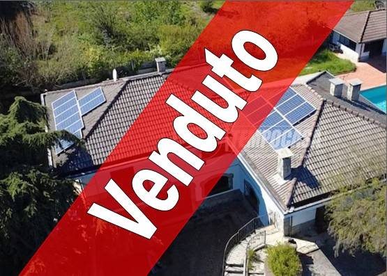 casa indipendente in vendita a La Cassa