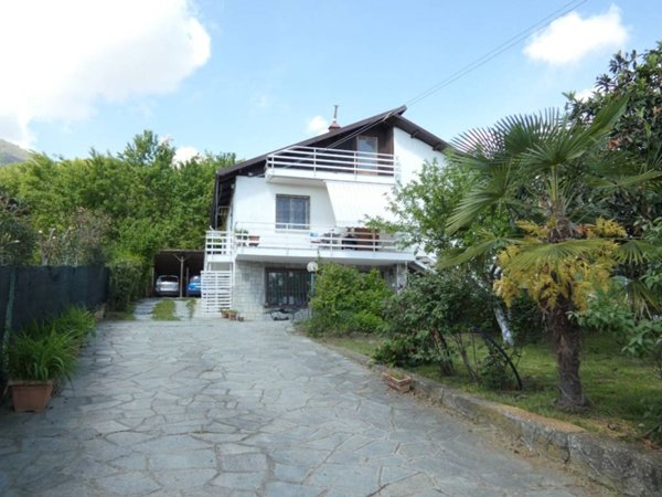 casa indipendente in vendita a La Cassa