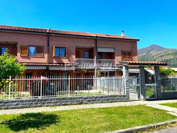 casa indipendente in vendita a La Cassa
