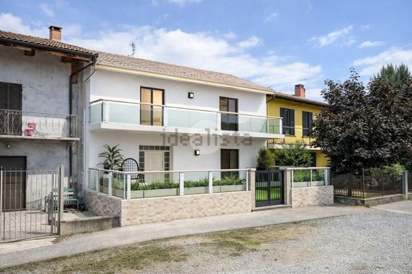 casa indipendente in vendita a La Cassa