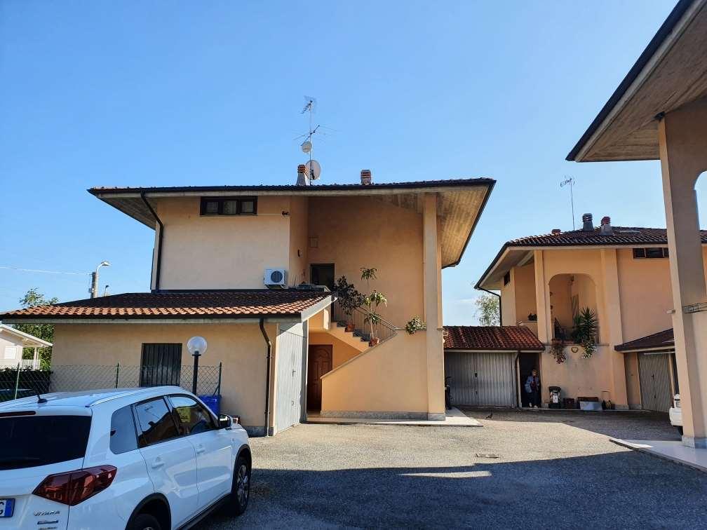 casa indipendente in vendita a La Cassa