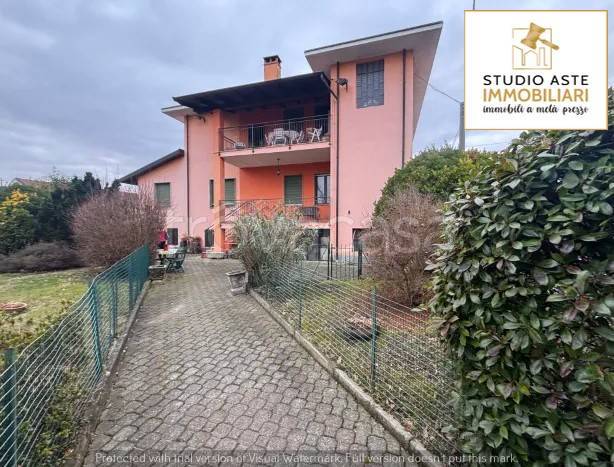casa indipendente in vendita a La Cassa