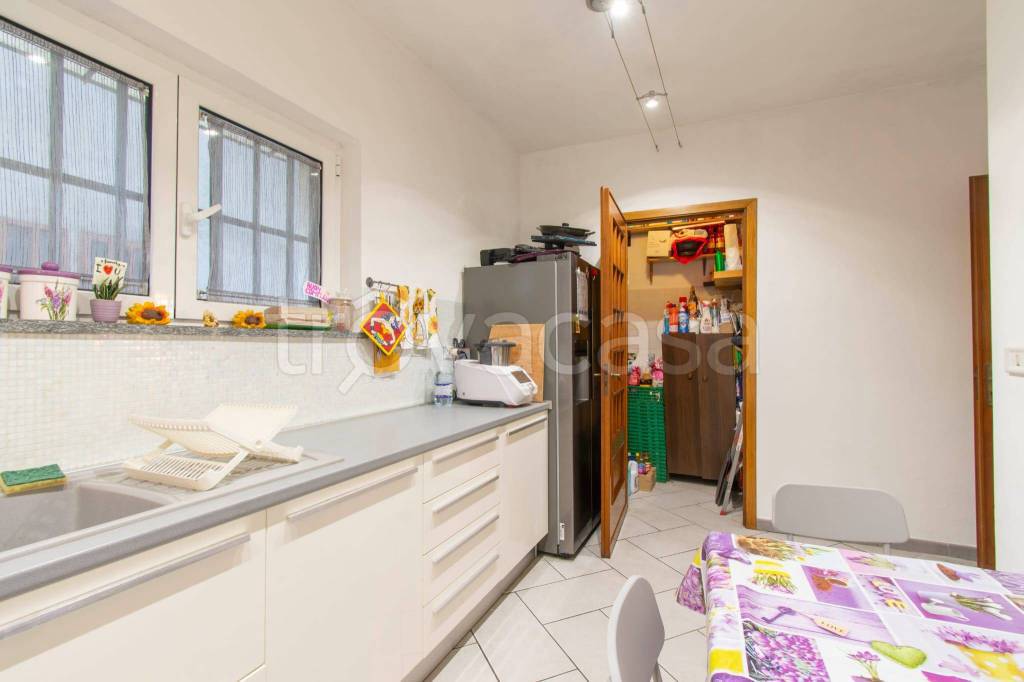 casa indipendente in vendita a La Cassa