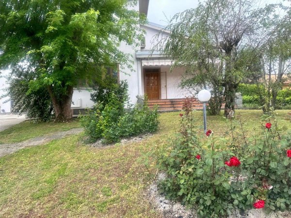 casa indipendente in vendita a Borgo Priolo in zona Staghiglione