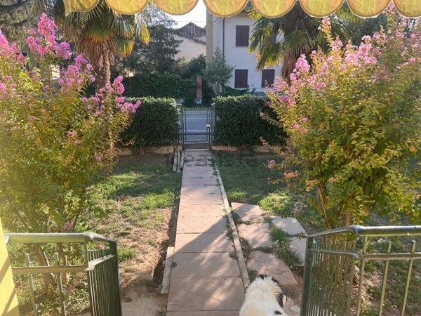 casa indipendente in vendita a Borgo Priolo in zona Cappelletta