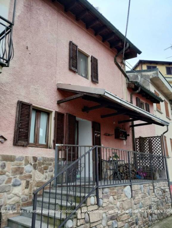 casa indipendente in vendita a Borgo Priolo in zona Schizzola