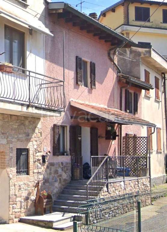 casa indipendente in vendita a Borgo Priolo in zona Schizzola