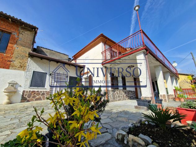 casa indipendente in vendita a Borgo Priolo in zona Schizzola