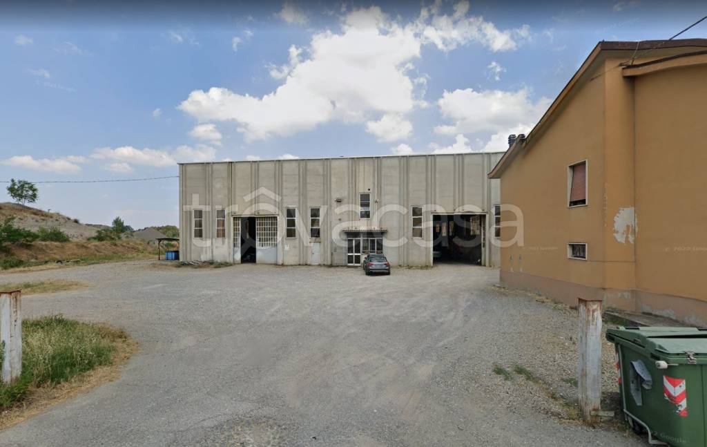 locale commerciale in vendita a Borgo Priolo