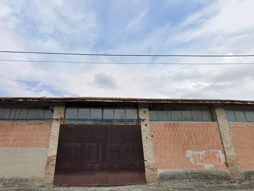 locale commerciale in vendita a Borgo Priolo in zona Rivazza