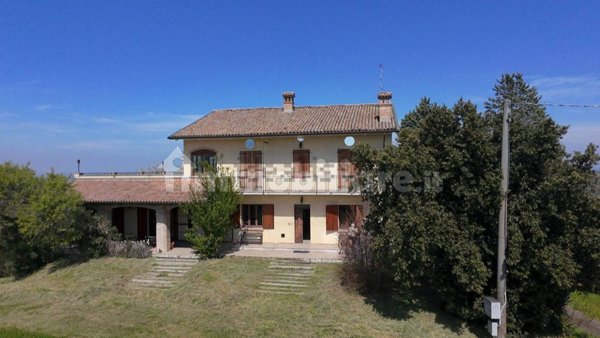 casale in vendita a Borgo Priolo