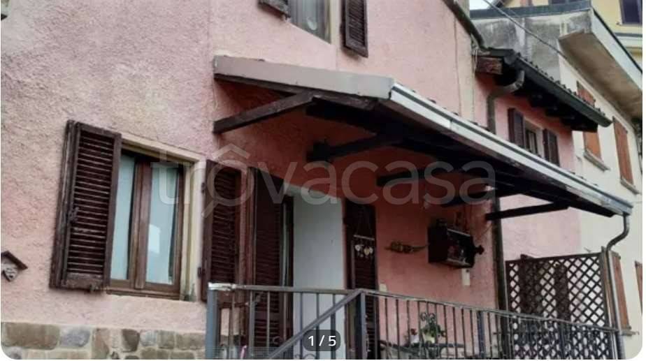 casa indipendente in vendita a Borgo Priolo in zona Schizzola