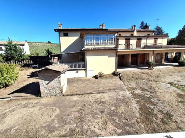 casa indipendente in vendita a Borgo Priolo in zona Schizzola