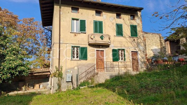 casa indipendente in vendita a Borgoratto Mormorolo in zona Inveriaghi