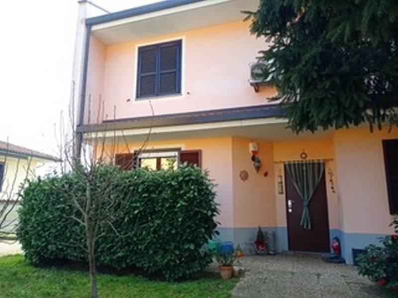 casa indipendente in vendita a Borgo San Siro