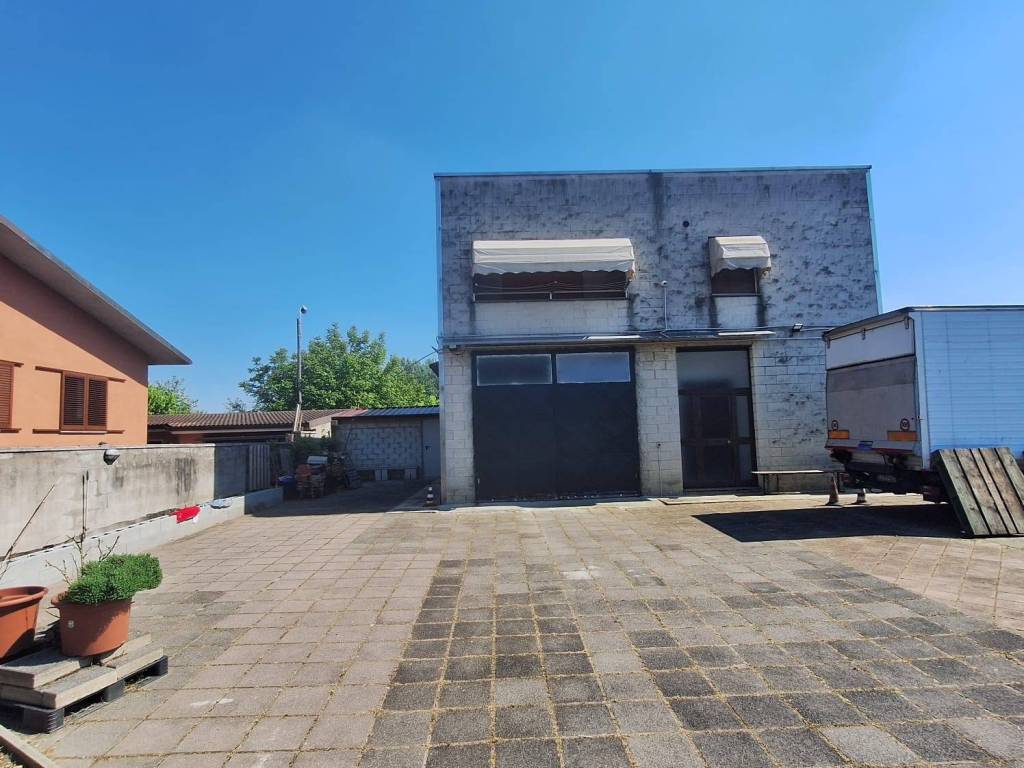casa indipendente in vendita a Borgo San Siro