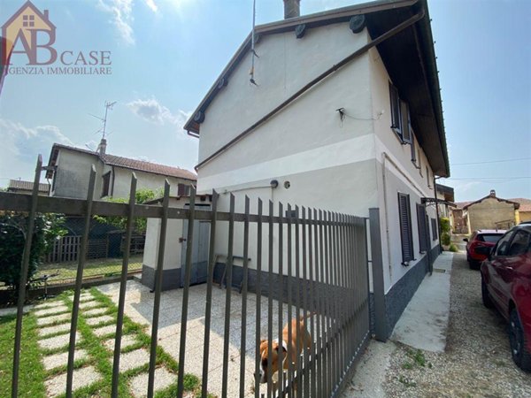 casa indipendente in vendita a Borgo San Siro