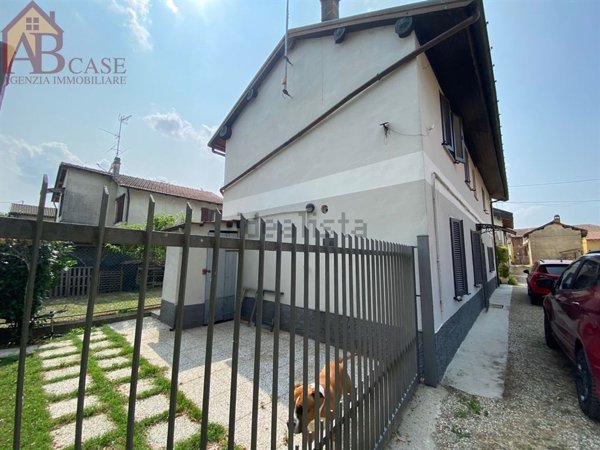 casa semindipendente in vendita a Borgo San Siro